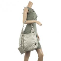 Pre Owned Balenciaga Metallic Leather Classic Silver Day Bag