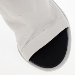 مملوكة مسبقًا Balenciaga White Leather Glove Open Toe Sandals Size 36