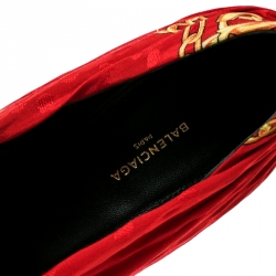 Pre Owned حذاء كعب عالي بالنسياغا مقدمة مدببة قماش مطبوع أحمر مقاس 38