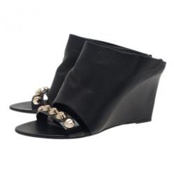 مملوكة مسبقًا  صندل بالنسيياغا أرينا جلد مرصع أسود مقاس 37