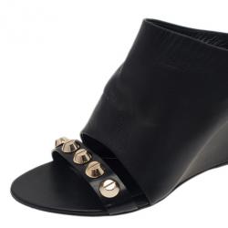 مملوكة مسبقًا  صندل بالنسيياغا أرينا جلد مرصع أسود مقاس 37