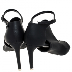 مملوكة مسبقًا Balenciaga Black Rubberised Neoprene Glove Open Toe Ankle Strap Sandals Size 40