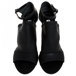 مملوكة مسبقًا Balenciaga Black Rubberised Neoprene Glove Open Toe Ankle Strap Sandals Size 40