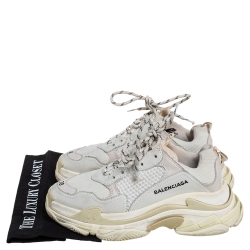 مملوكة مسبقًا Balenciaga White/Grey Leather And Mesh Triple S Low Top Sneakers Size 38