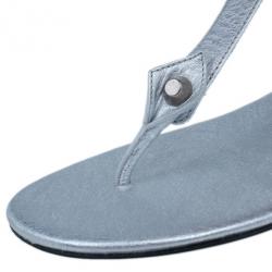 مملوكة مسبقًا Balenciaga Silver Leather Classic Arena Thong Sandal Size 38