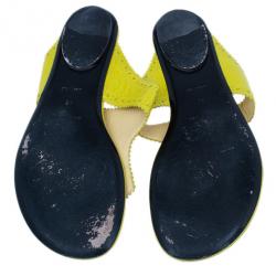 Pre Owned صندل بالنسياغا بروج ثونج جلد أصفر مقاس 40