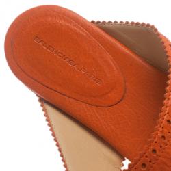 مملوكة مسبقًا صندل بالنسياغا برتقالي سيور بروج مقاس 39.5