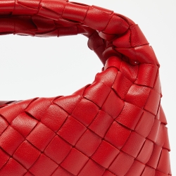 مملوكة مسبقًا Bottega Veneta Red Intrecciato Leather Mini Jodie Hobo