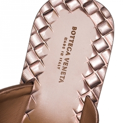 Pre Owned صندل سلايد فلات بوتيغا فينيتا جلد أنترشياتو برونزي ميتاليك مقاس 37