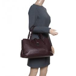 مملوكة مسبقًا حقيبة يد بوتيغا فينيتا روما جلد إنترشياتو بنية فاتحة