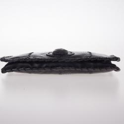 مملوكة مسبقًا Bottega Veneta Black Ayres Twist Lock Watersnake Clutch