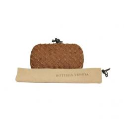 مملوكة مسبقًا Bottega Veneta Brown Short Fringes Leather Knot Clutch 