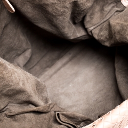 مملوكة مسبقًا Bottega Veneta Beige Intrecciato Leather Convertible Tote