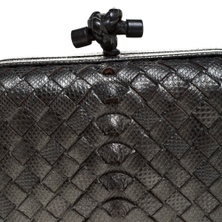 Pre Owned Bottega Veneta Metallic Grey Lizard Knot Clutch 