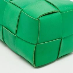 Pre Owned Bottega Veneta Green Intrecciato Leather Mini Cassette Bucket Bag
