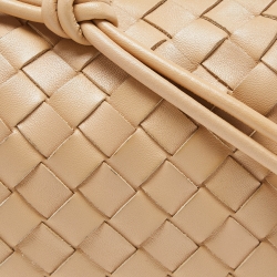 Pre Owned Bottega Veneta Beige Intrecciato Leather Mini Loop Camera Crossbody Bag