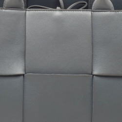 Pre Owned Bottega Veneta Grey Intrecciato Leather Medium Arco Tote