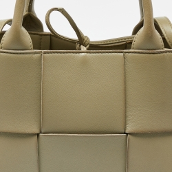 مملوكة مسبقًا Bottega Veneta Avocado Green Intrecciato Leather Arco Tote