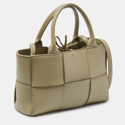 مملوكة مسبقًا Bottega Veneta Avocado Green Intrecciato Leather Arco Tote
