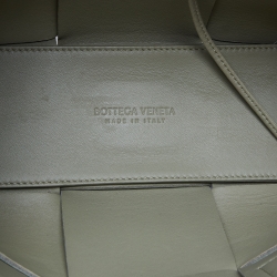 مملوكة مسبقًا Bottega Veneta Avocado Green Intrecciato Leather Arco Tote