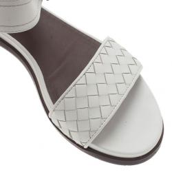 Pre Owned Bottega Veneta White Intrecciato Leather Flat Sandals Size 39