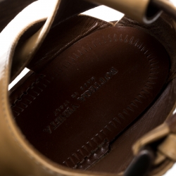 Pre Owned Bottega Veneta Beige Leather V Strap Flat Sandals Size 40