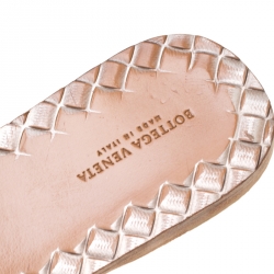 مملوكة مسبقًا Bottega Veneta Metallic Green Intrecciato Leather Flat Slides Size 38