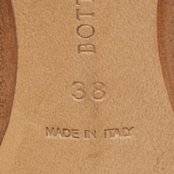 Pre Owned Bottega Veneta White Intrecciato Leather Square Toe Slide Sandals Size 38