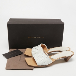 Pre Owned Bottega Veneta White Intrecciato Leather Square Toe Slide Sandals Size 38