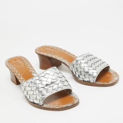 Pre Owned Bottega Veneta Silver Leather Intrecciato Slides Size 40 