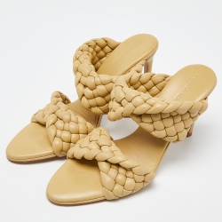 Pre Owned Bottega Veneta Yellow Intrecciato Leather BV Curve Mules Size 40