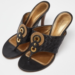 Pre Owned Bottega Veneta Black Woven Leather Embellished Thong Slide Sandals Size 39.5