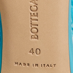 مملوكة مسبقًا Bottega Veneta Light Blue Leather and Feather Sot Sandals Size 40