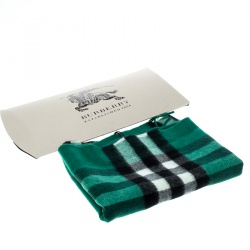 Pre Owned كوفية بربري كشمير كاروهات نوفا كلاسيكية خضراء امرالد