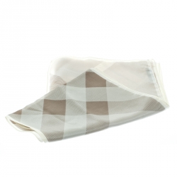 Pre Owned وشاح بربري حرير كروهات ستون جاينت فاتح