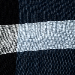 مملوكة مسبقًا وشاح بربري صوف وكشمير كاروهات أزرق كحلي خفيف