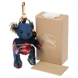 مملوكة مسبقًا Burberry Multicolor Fabric Thomas Bear Kilt Pin Charm