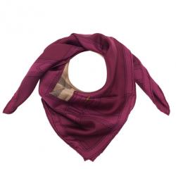 مملوكة مسبقًا Burberry Magenta Novacheck Silk Square Scarf