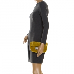 مملوكة مسبقًا حقيبة كلاتش بربري دبوس مزخرفة كريستال قطيفة مسطردة