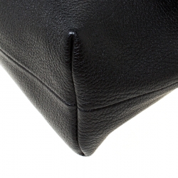 مملوكة مسبقًا Burberry Black Leather Pin Clutch