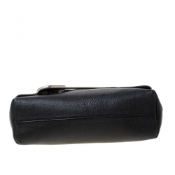 مملوكة مسبقًا Burberry Black Leather Pin Clutch