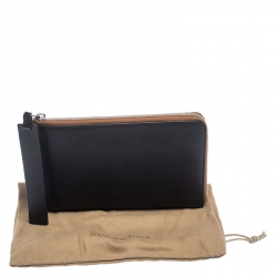 مملوكة مسبقًا Burberry Black Leather Wristlet Clutch