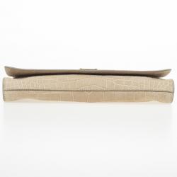 مملوكة مسبقًا Burberry Alligator Clutch Bag