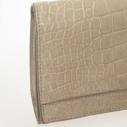 مملوكة مسبقًا Burberry Alligator Clutch Bag