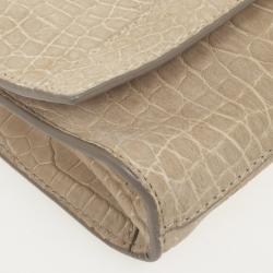 مملوكة مسبقًا Burberry Alligator Clutch Bag