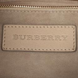 مملوكة مسبقًا Burberry Alligator Clutch Bag