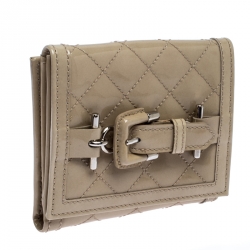 Pre Owned Burberry Off White Patent Leather Compact Wallet 