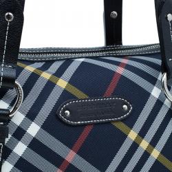 مملوكة مسبقًا حقيبة بوسطن بربري نوفا شيك بادج أزرق كحلي