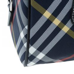 مملوكة مسبقًا حقيبة بوسطن بربري نوفا شيك بادج أزرق كحلي