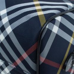 مملوكة مسبقًا حقيبة بوسطن بربري نوفا شيك بادج أزرق كحلي